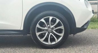 NISSAN JUKE 1.6 Tekna XTRON Euro 5 5dr