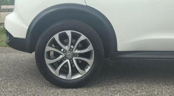 NISSAN JUKE 1.6 Tekna XTRON Euro 5 5dr