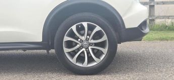 NISSAN JUKE 1.6 Tekna XTRON Euro 5 5dr