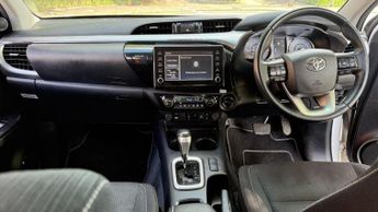 Toyota Hi Lux 2.8 D-4D Invincible Auto 4WD Euro 6 (s/s) 4dr