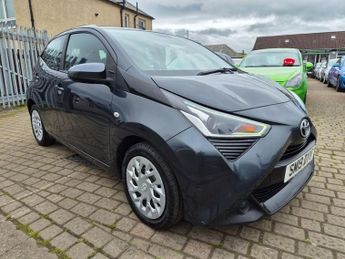 Toyota AYGO 1.0 VVT-i x-play Hatchback 5dr Petrol Manual Euro 6 (71 ps)