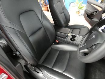TESLA Model 3 Standard Range Plus Saloon 4dr Electric Auto RWD (241 bhp)