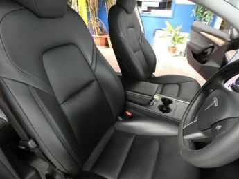 TESLA Model 3 Standard Range Plus Saloon 4dr Electric Auto RWD (241 bhp)