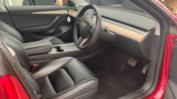 TESLA Model 3 Standard Range Plus Saloon 4dr Electric Auto RWD (241 bhp)