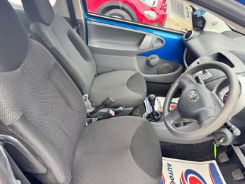 TOYOTA AYGO 1.0 VVT-i Blue Hatchback 3dr Petrol Manual Euro 4 (67 bhp)
