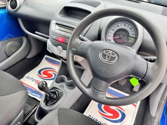 TOYOTA AYGO 1.0 VVT-i Blue Hatchback 3dr Petrol Manual Euro 4 (67 bhp)