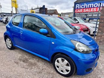 TOYOTA AYGO 1.0 VVT-i Blue Hatchback 3dr Petrol Manual Euro 4 (67 bhp)