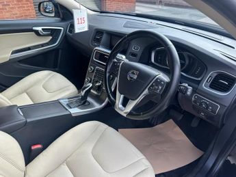 VOLVO V60 2.4 D5 SE Lux Nav Estate 5dr Diesel Geartronic Euro 5 (215 ps)