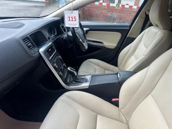 VOLVO V60 2.4 D5 SE Lux Nav Estate 5dr Diesel Geartronic Euro 5 (215 ps)