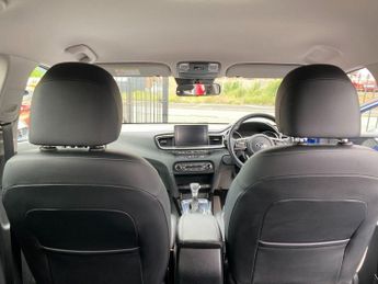 KIA CEED 1.4 T-GDi Blue Edition Hatchback 5dr Petrol DCT Euro 6 (s/s) (13