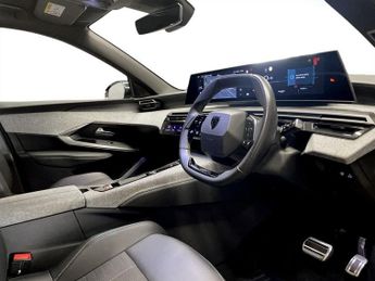 PEUGEOT E-3008 73kWh GT SUV 5dr Electric Auto (210 ps)