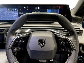 PEUGEOT E-3008 73kWh GT SUV 5dr Electric Auto (210 ps)