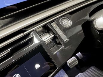 PEUGEOT E-3008 73kWh GT SUV 5dr Electric Auto (210 ps)