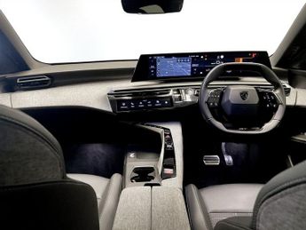 PEUGEOT E-3008 73kWh GT SUV 5dr Electric Auto (210 ps)