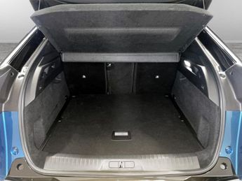 PEUGEOT E-3008 73kWh GT SUV 5dr Electric Auto (210 ps)