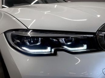 BMW 3 SERIES 2.0 330e 12kWh SE Pro Saloon 4dr Petrol Plug-in Hybrid Auto Euro