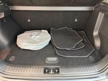 HYUNDAI KONA 64kWh Premium SUV 5dr Electric Auto (7kW Charger) (204 ps)