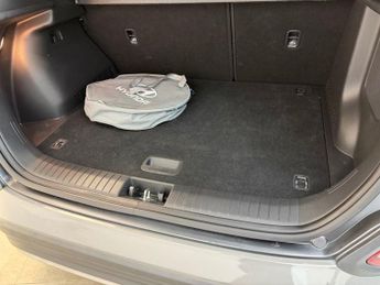HYUNDAI KONA 64kWh Premium SUV 5dr Electric Auto (7kW Charger) (204 ps)