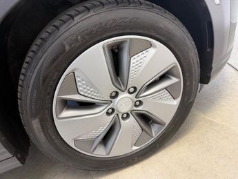 HYUNDAI KONA 64kWh Premium SUV 5dr Electric Auto (7kW Charger) (204 ps)