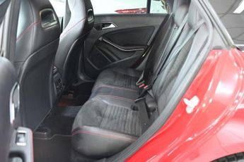 MERCEDES-BENZ CLA 2.1 CLA220d AMG Line Shooting Brake 5dr Diesel 7G-DCT Euro 6 (s/