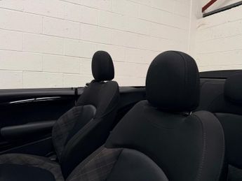MINI CONVERTIBLE 2.0 Cooper S Convertible 2dr Petrol Steptronic Euro 6 (s/s) (192