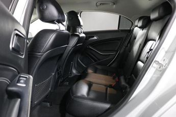 MERCEDES-BENZ A CLASS 2.1 A200d Sport (Premium) Hatchback 5dr Diesel 7G-DCT Euro 6 (s/