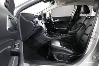 MERCEDES-BENZ A CLASS 2.1 A200d Sport (Premium) Hatchback 5dr Diesel 7G-DCT Euro 6 (s/