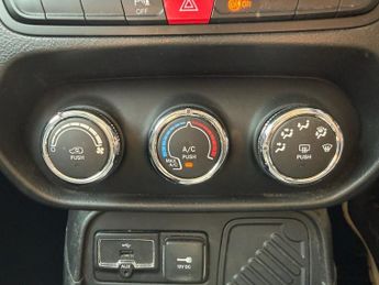 JEEP RENEGADE 1.6 MultiJetII Longitude SUV 5dr Diesel DDCT Euro 6 (s/s) (120 p