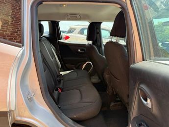 JEEP RENEGADE 1.6 MultiJetII Longitude SUV 5dr Diesel DDCT Euro 6 (s/s) (120 p