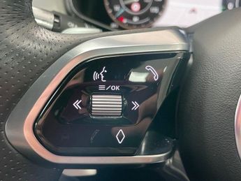JAGUAR F-PACE 2.0 P400e 17.1kWh R-Dynamic SE SUV 5dr Petrol Plug-in Hybrid Aut