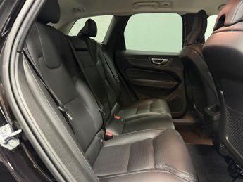VOLVO XC60 2.0 D5 PowerPulse Inscription SUV 5dr Diesel Auto AWD Euro 6 (s/