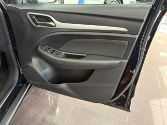 MG MG ZS 51.1kWh Trophy SUV 5dr Electric Auto (176 ps)