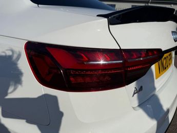 AUDI A4 2.0 TDI 35 Black Edition Saloon 4dr Diesel S Tronic Euro 6 (s/s)