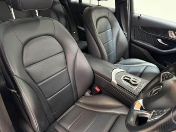 MERCEDES-BENZ GLC 2.1 GLC220d AMG Line (Premium) SUV 5dr Diesel G-Tronic+ 4MATIC E