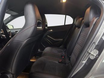 MERCEDES-BENZ GLA 2.1 GLA200d AMG Line (Premium) SUV 5dr Diesel 7G-DCT 4MATIC Euro