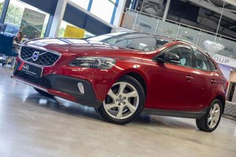 VOLVO V40 CROSS COUNTRY 1.6 D2 Lux Hatchback 5dr Diesel Powershift Euro 5 (s/s) (115 ps)