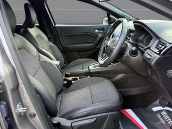 RENAULT CAPTUR 1.6 E-TECH Rive Gauche SE SUV 5dr Petrol Hybrid Auto Euro 6 (s/s