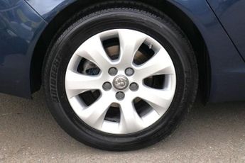 VAUXHALL INSIGNIA 2.0 CDTi ecoFLEX Tech Line Hatchback 5dr Diesel Manual Euro 5 (s