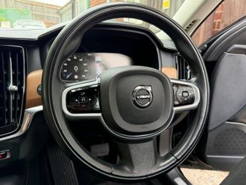 VOLVO S90 2.0 D4 Inscription Pro Saloon 4dr Diesel Auto