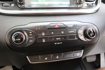 KIA SORENTO 2.2 CRDi KX-2 SUV 5dr Diesel Auto AWD Euro 6 (s/s) (197 bhp)