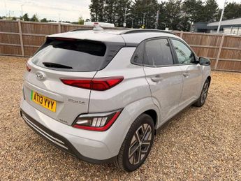 HYUNDAI KONA 39kWh Premium SUV 5dr Electric Auto (10.5kW Charger) (136 ps)
