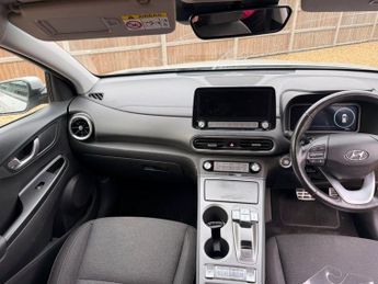 HYUNDAI KONA 39kWh Premium SUV 5dr Electric Auto (10.5kW Charger) (136 ps)