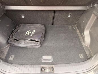 HYUNDAI KONA 39kWh Premium SUV 5dr Electric Auto (10.5kW Charger) (136 ps)