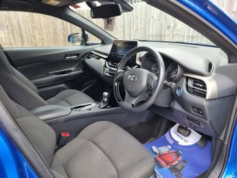 TOYOTA C-HR 1.8 VVT-h Design SUV 5dr Petrol Hybrid CVT Euro 6 (s/s) (122 ps)