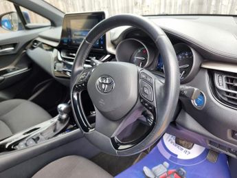 TOYOTA C-HR 1.8 VVT-h Design SUV 5dr Petrol Hybrid CVT Euro 6 (s/s) (122 ps)