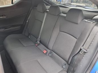 TOYOTA C-HR 1.8 VVT-h Design SUV 5dr Petrol Hybrid CVT Euro 6 (s/s) (122 ps)