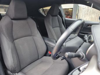 TOYOTA C-HR 1.8 VVT-h Design SUV 5dr Petrol Hybrid CVT Euro 6 (s/s) (122 ps)