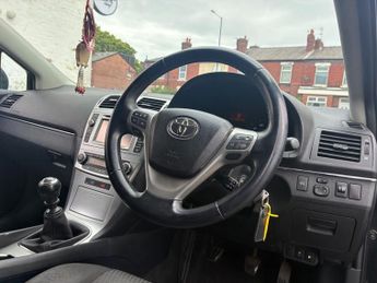TOYOTA AVENSIS 2.0 D-4D TR Tourer 5dr Diesel Manual Euro 5 (126 ps)