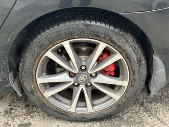 TOYOTA AVENSIS 2.0 D-4D TR Tourer 5dr Diesel Manual Euro 5 (126 ps)