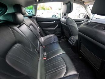 MASERATI LEVANTE 3.0D V6 SUV 5dr Diesel ZF 4WD Euro 6 (s/s) (275 ps)